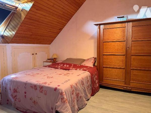 Construite en 1966, cette maison de 88 m² repose sur de solides fondations et un soubassement e...