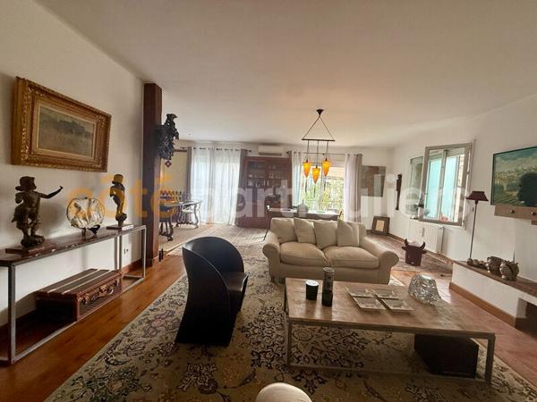 Vente
                Appartement140 m² - 5 Pièces -
                    CARCASSONNE (11000)