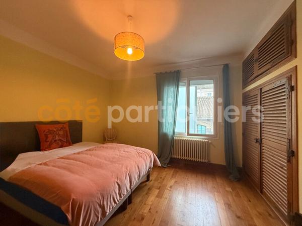 Vente
                Appartement140 m² - 5 Pièces -
                    CARCASSONNE (11000)