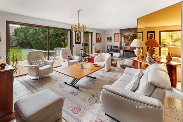 NOUVEAUTE - CHANTENAY- MAISON D'ARCHITECTE-JARDIN-GARAGE,  
Nantes 44100