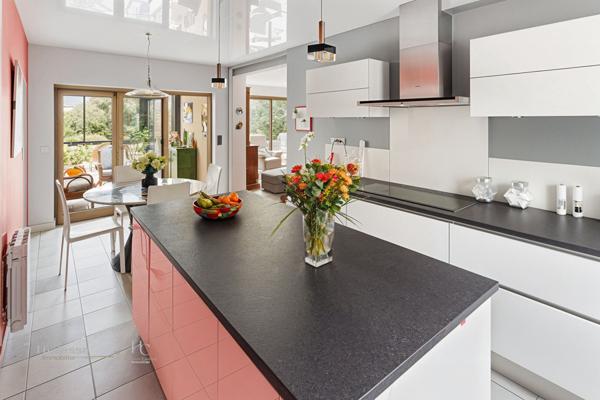 NOUVEAUTE - CHANTENAY- MAISON D'ARCHITECTE-JARDIN-GARAGE,  
Nantes 44100