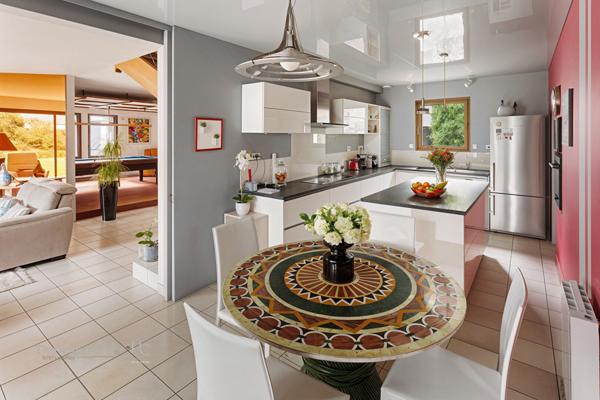 NOUVEAUTE - CHANTENAY- MAISON D'ARCHITECTE-JARDIN-GARAGE,  
Nantes 44100