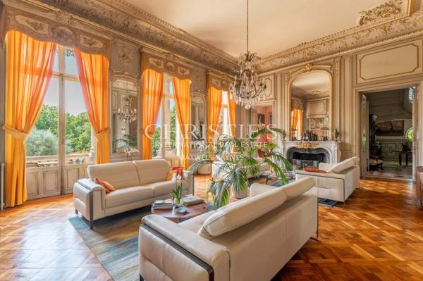 Vente d’un  exceptionnel château du 19ème siècle à proximité de Cognac