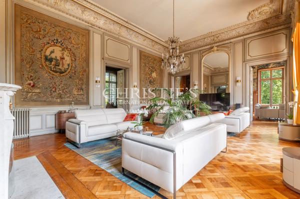 Vente d’un  exceptionnel château du 19ème siècle à proximité de Cognac