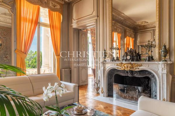 Vente d’un  exceptionnel château du 19ème siècle à proximité de Cognac