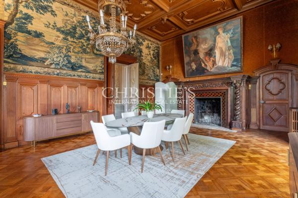 Vente d’un  exceptionnel château du 19ème siècle à proximité de Cognac