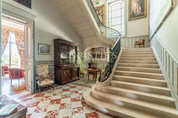 Vente d’un  exceptionnel château du 19ème siècle à proximité de Cognac