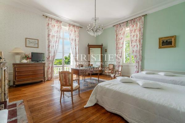 Vente d’un  exceptionnel château du 19ème siècle à proximité de Cognac