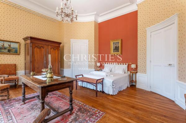 Vente d’un  exceptionnel château du 19ème siècle à proximité de Cognac