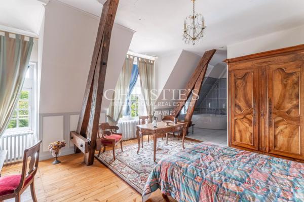 Vente d’un  exceptionnel château du 19ème siècle à proximité de Cognac