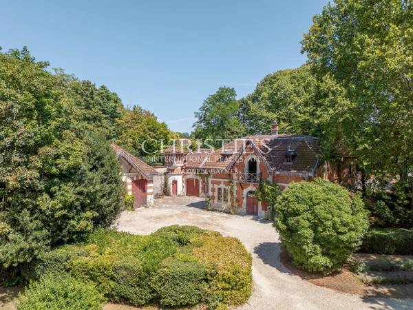 Vente d’un  exceptionnel château du 19ème siècle à proximité de Cognac