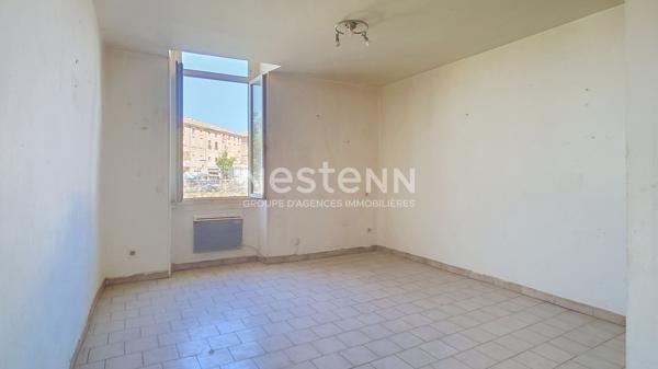 A vendre à CARPENTRAS  Appartement T2 de 49 m² au calme, dans un immeuble de caractère