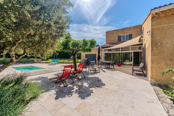 Maison familiale avec piscine à Malemort-du-Comtat