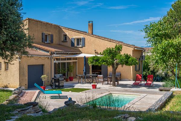 Maison familiale avec piscine à Malemort-du-Comtat