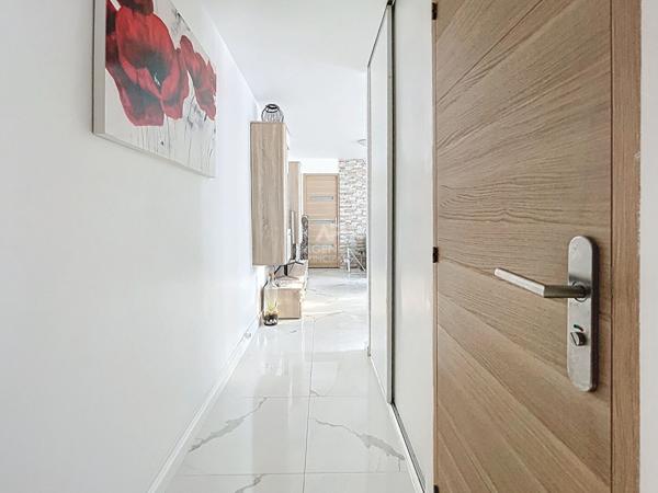 Appartement Chatou 3 pièce(s)

Loyer 1 350 €/mois charges comprises **

- Ref : 161400