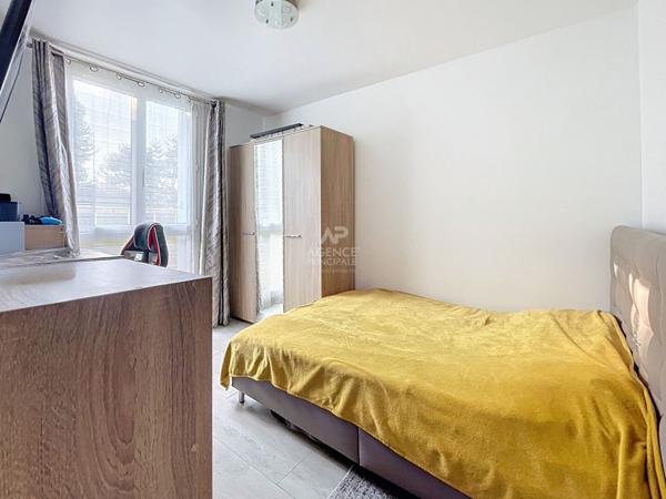 Appartement Chatou 3 pièce(s)

Loyer 1 350 €/mois charges comprises **

- Ref : 161400