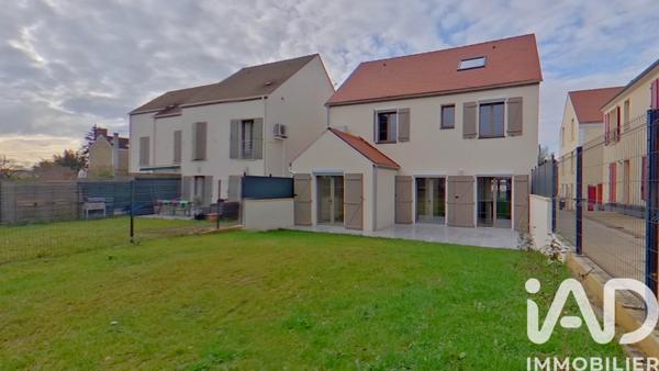 Maison à vendre 8 pièces 148 m² Savigny-le-Temple