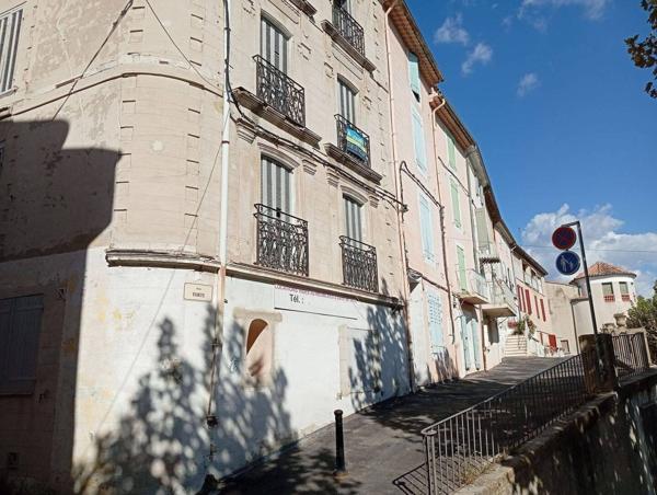 À vendre : ensemble immobilier de 11 appartements et un local commercial d’environ 511 m², à fort potentiel locatif, à Manosque près du parking du Terreau