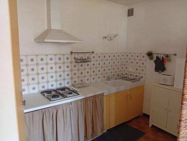 À vendre : ensemble immobilier de 11 appartements et un local commercial d’environ 511 m², à fort potentiel locatif, à Manosque près du parking du Terreau