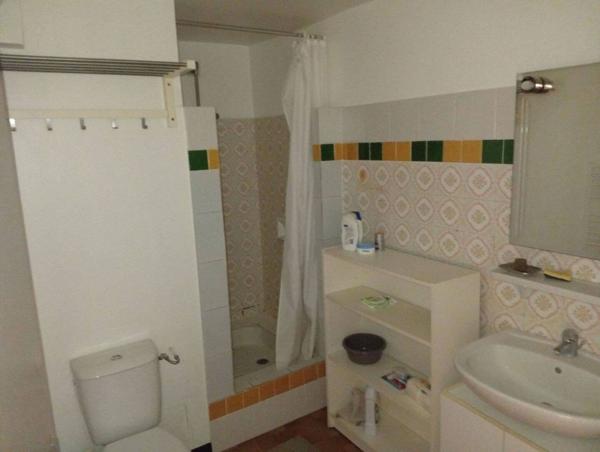 À vendre : ensemble immobilier de 11 appartements et un local commercial d’environ 511 m², à fort potentiel locatif, à Manosque près du parking du Terreau
