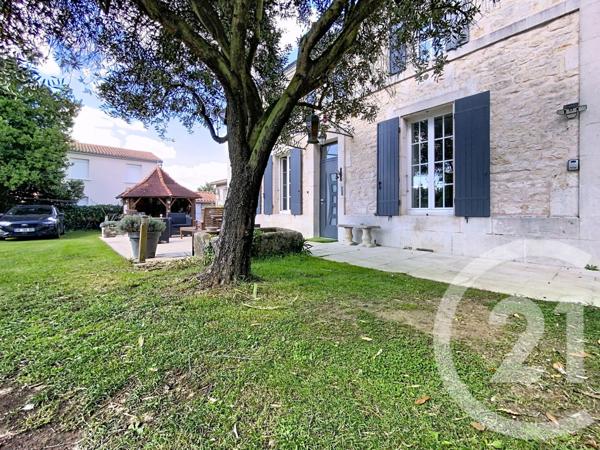 Maison à vendre  7 pièces - 220 m2 TONNAY CHARENTE - 17