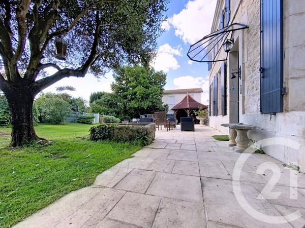 Maison à vendre  7 pièces - 220 m2 TONNAY CHARENTE - 17
