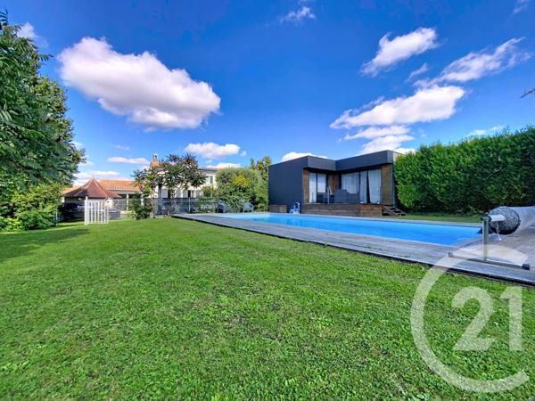 Maison à vendre  7 pièces - 220 m2 TONNAY CHARENTE - 17