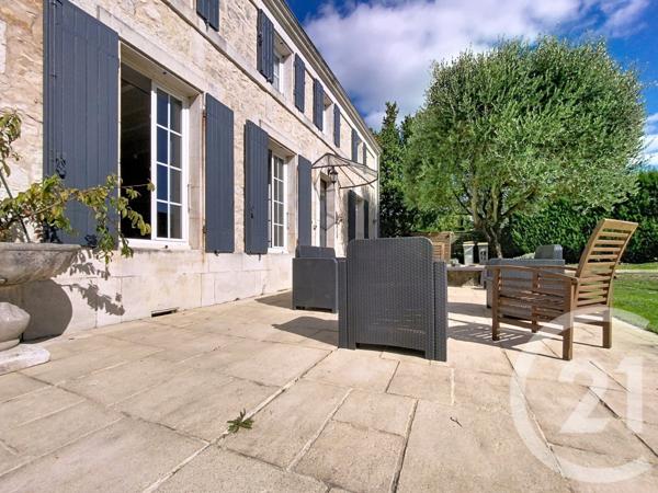Maison à vendre  7 pièces - 220 m2 TONNAY CHARENTE - 17