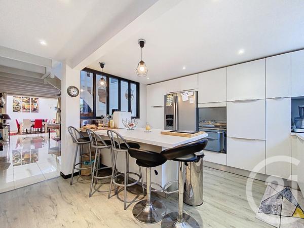 Maison à vendre  7 pièces - 220 m2 TONNAY CHARENTE - 17