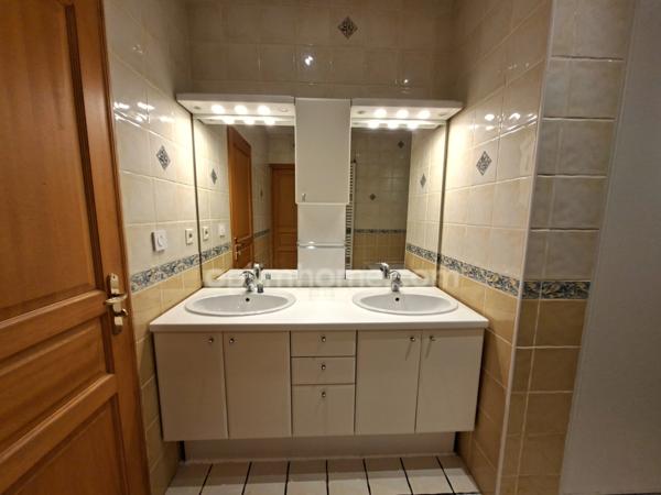 Maison Bourgeoise de 1936 composée de 2 appartements dont un loué DIGNE LES BAINS (04)