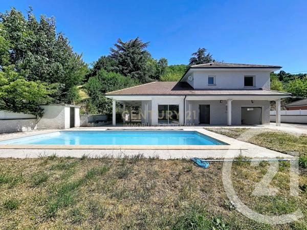 Maison à vendre  4 pièces - 126 m 2   ST CLAIR DE LA TOUR  - 38