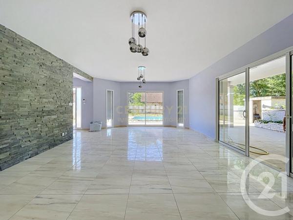 Maison à vendre  4 pièces - 126 m 2   ST CLAIR DE LA TOUR  - 38