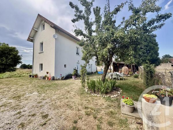 Maison à vendre  4 pièces - 126 m 2   ST CLAIR DE LA TOUR  - 38