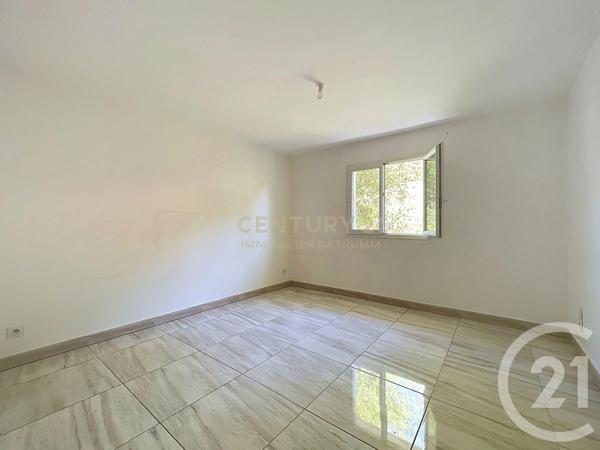 Maison à vendre  4 pièces - 126 m 2   ST CLAIR DE LA TOUR  - 38