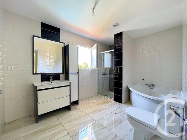 Maison à vendre  4 pièces - 126 m 2   ST CLAIR DE LA TOUR  - 38