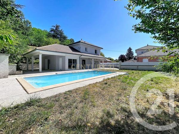 Maison à vendre  4 pièces - 126 m 2   ST CLAIR DE LA TOUR  - 38