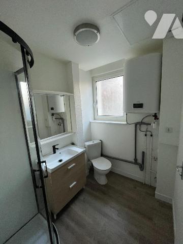 Appartement à vendre dans le centre ville de CALAIS dans le Pas de Calais (62).

Entièrement ...