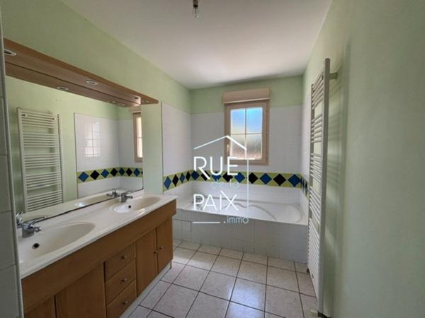 79600 SAINT LOUP LAMAIRE Maison plain pied Saint Loup Lamaire 4 pièce103 m2