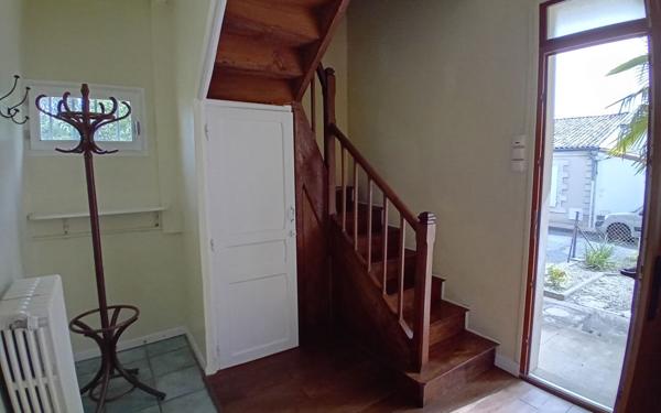 Maison à vendre    4 pièces •  Saint-Jean-d'Angély