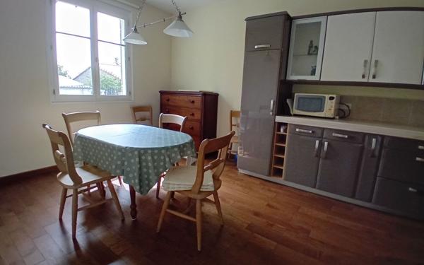 Maison à vendre    4 pièces •  Saint-Jean-d'Angély