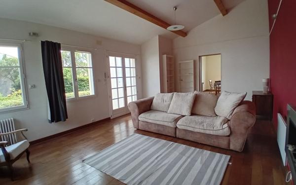 Maison à vendre    4 pièces •  Saint-Jean-d'Angély