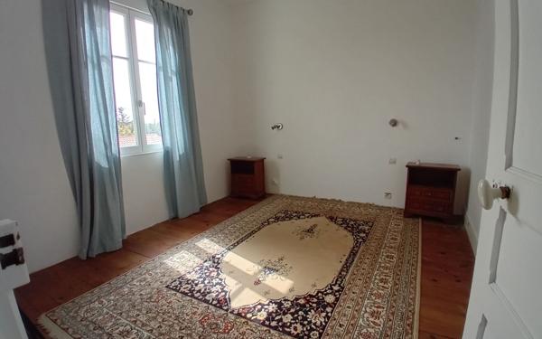 Maison à vendre    4 pièces •  Saint-Jean-d'Angély