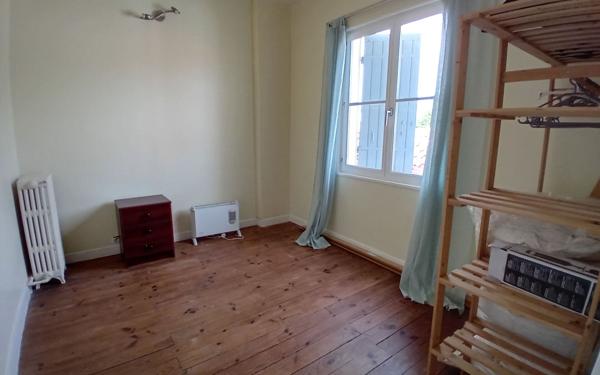 Maison à vendre    4 pièces •  Saint-Jean-d'Angély