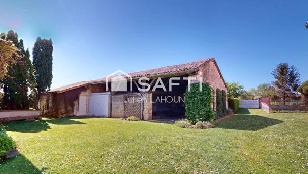 Maison charentaise avec de nombreuses dépendances