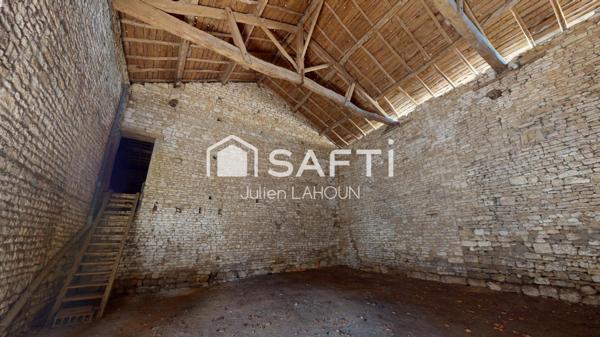 Maison charentaise avec de nombreuses dépendances