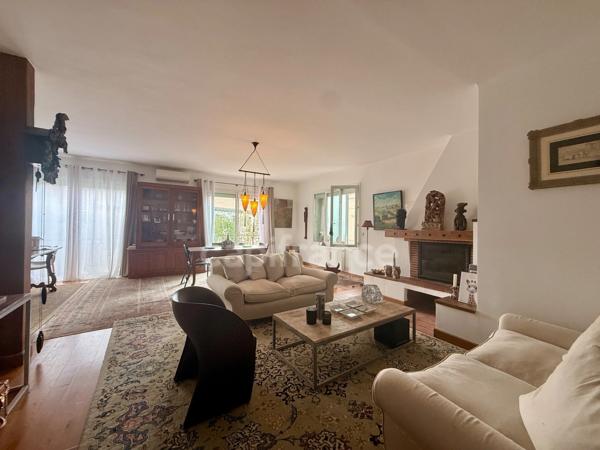 Magnifique T4 centre-ville de Carcassonne 140m2 habitables, 3 chambres une place de parking