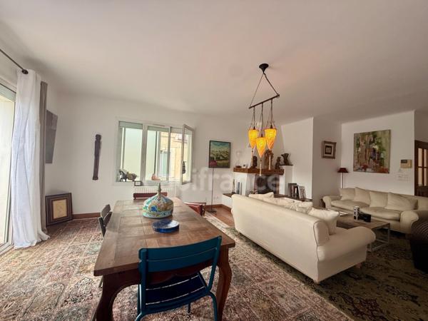 Magnifique T4 centre-ville de Carcassonne 140m2 habitables, 3 chambres une place de parking