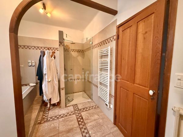 Magnifique T4 centre-ville de Carcassonne 140m2 habitables, 3 chambres une place de parking