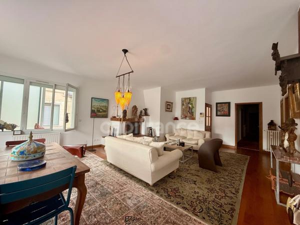 Magnifique T4 centre-ville de Carcassonne 140m2 habitables, 3 chambres une place de parking