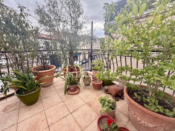 Magnifique T4 centre-ville de Carcassonne 140m2 habitables, 3 chambres une place de parking
